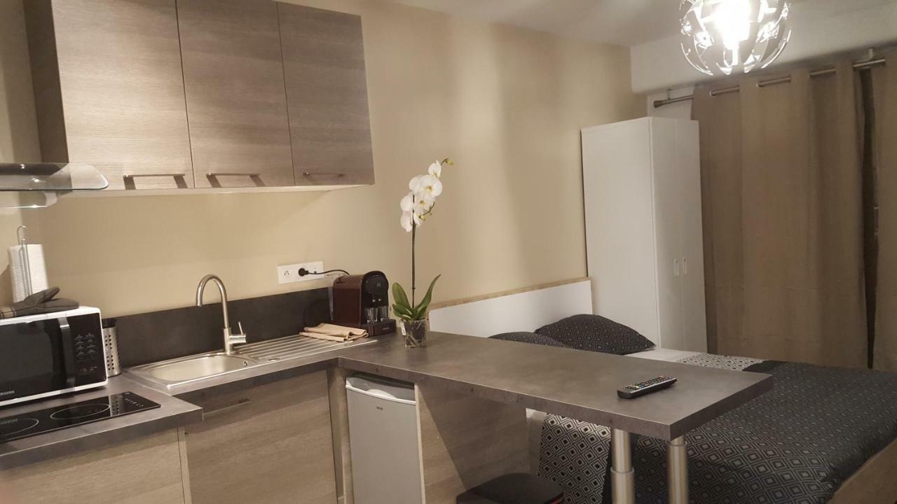 Le Studio Cosy D'Angelique Et David Avec Parking ร็องบุยเย ภายนอก รูปภาพ